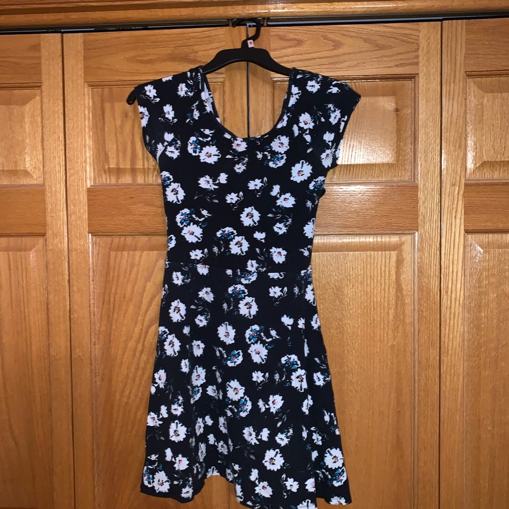 SO cotton floral dress with open back